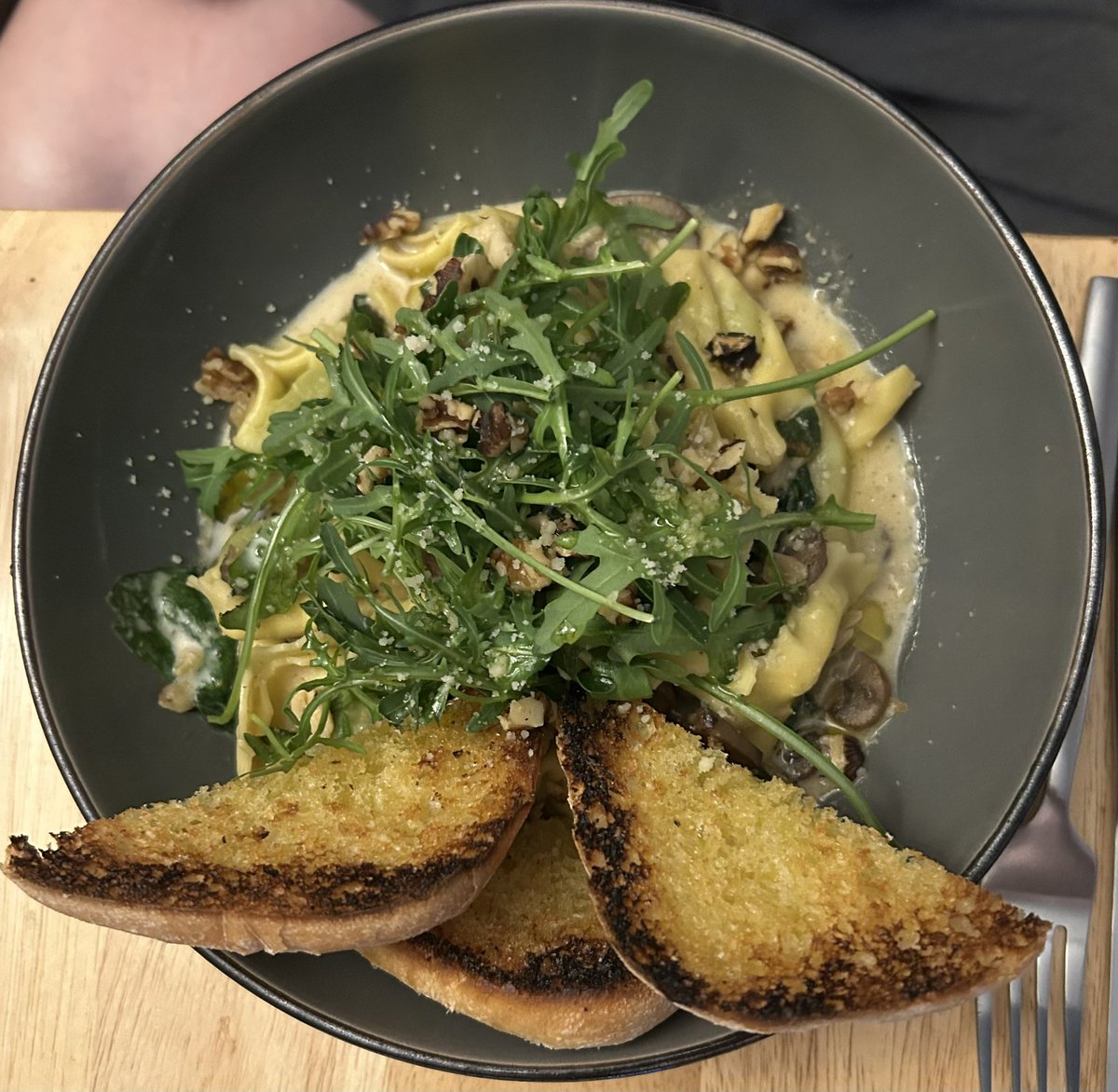 SysAdLee's tweet photo. What a lovely dinner tonight!  @Emjay1812 has cooked us pecorino cheese and black pepper tortellini served with rocket, spinach and a crème fraiche and Parmesan sauce.  Nothing better than proper fresh pasta!! Xxx https://t.co/kjLVlU1d56