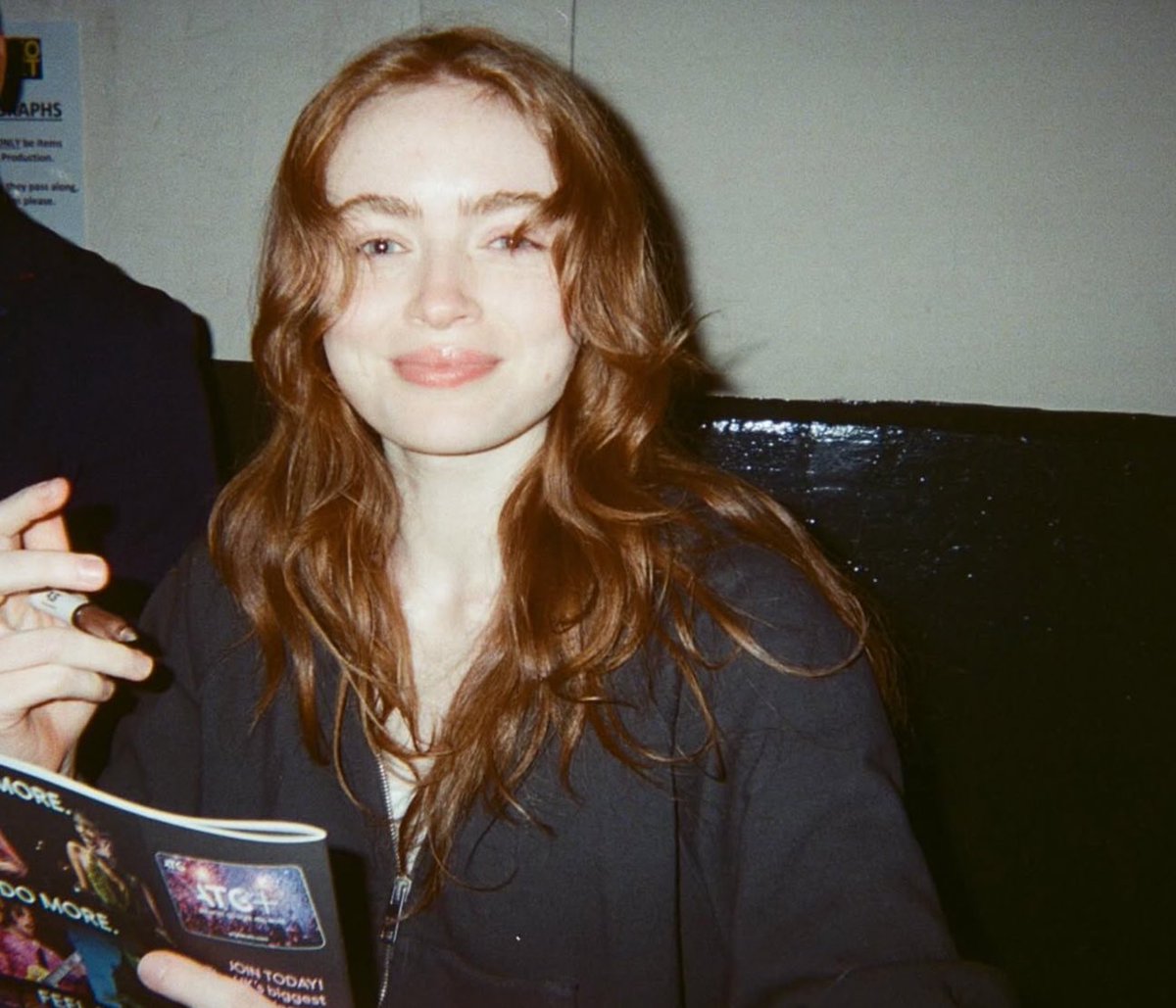 sadie sink posts tweet media