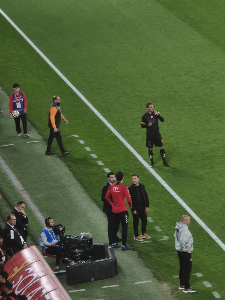 Taniş💌🐣 tweet media