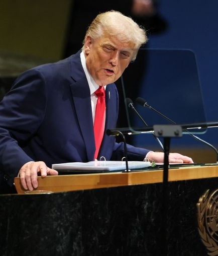 A_M_R_M1's tweet photo. 🚨BREAKING: Israel considering awarding President Trump an “Israel Peace Prize” during his next visit. https://t.co/CN92BPDCVu