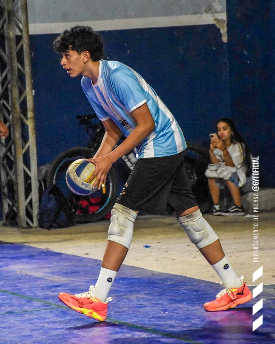 gytoficial's tweet image. #Voley || Orgullo Albo! 🏐

Valentín Cejas fue convocado por la Selección Argentina U19 para la "observación" que se realizará del 14 al 20 de abril en Buenos Aires.
¡Felicitaciones, Valentín! 🤍💙