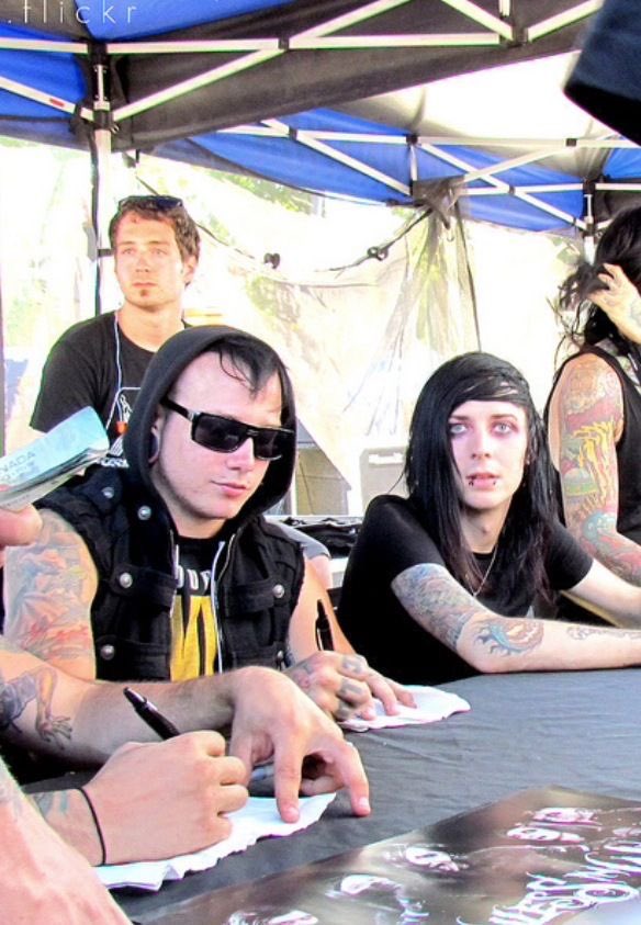 Motionless In White Daily tweet media