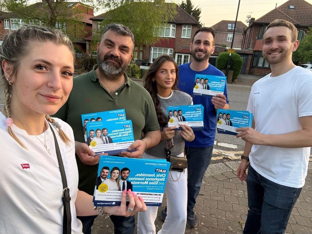 Burning some serious shoe leather this evening. 
Only a Conservative run Enfield Council will restore weekly bin collections, protect the Green Belt and clean up Southgate High Street.
#vote #Conservative Thursday 7th May 2026 💙