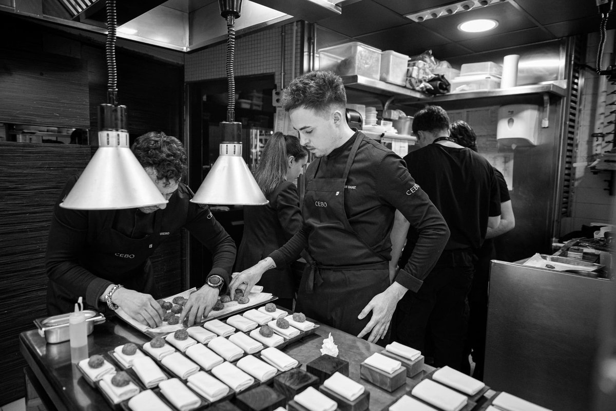 CeboRestaurant's tweet photo. CEBO es trabajo en equipo, en cocina y sala.

Reservas: +34 91 787 77 80 y https://t.co/5VzWoD51O4

#derbyhotelscollection #cañitasmaite @Derby_Hotels https://t.co/VXVmhxks1x