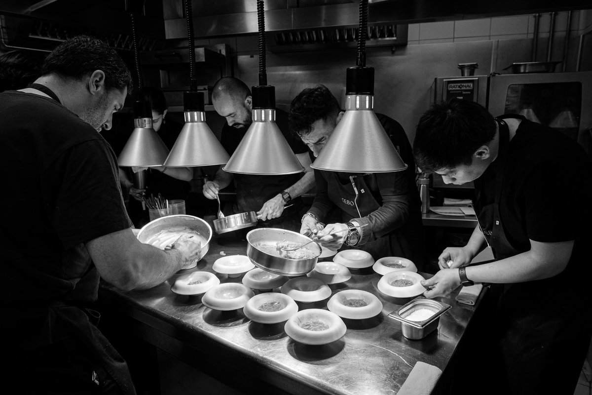 CeboRestaurant's tweet photo. CEBO es trabajo en equipo, en cocina y sala.

Reservas: +34 91 787 77 80 y https://t.co/5VzWoD51O4

#derbyhotelscollection #cañitasmaite @Derby_Hotels https://t.co/VXVmhxks1x