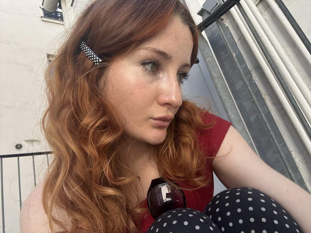 UkrainianBimbo tweet media