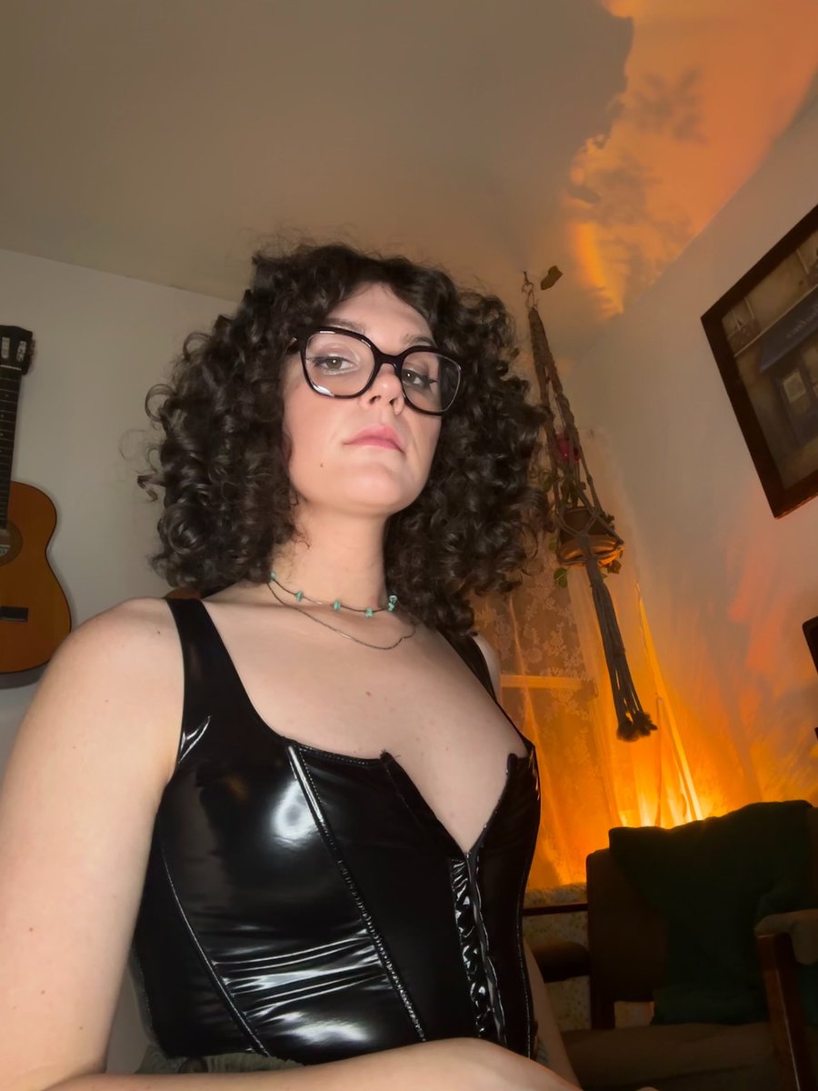 Maomeow_JJL's tweet photo. Tell me how you’d worship me https://t.co/WKrCOuwSoe