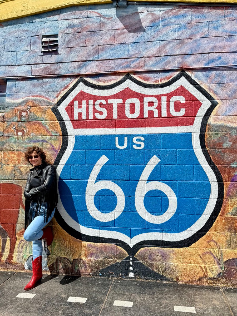 CarlyPaoli's tweet image. Getting my kicks on Route 66. 🇺🇸 👢 

#route66 #highway #onetheroad #leather #cowboyboots