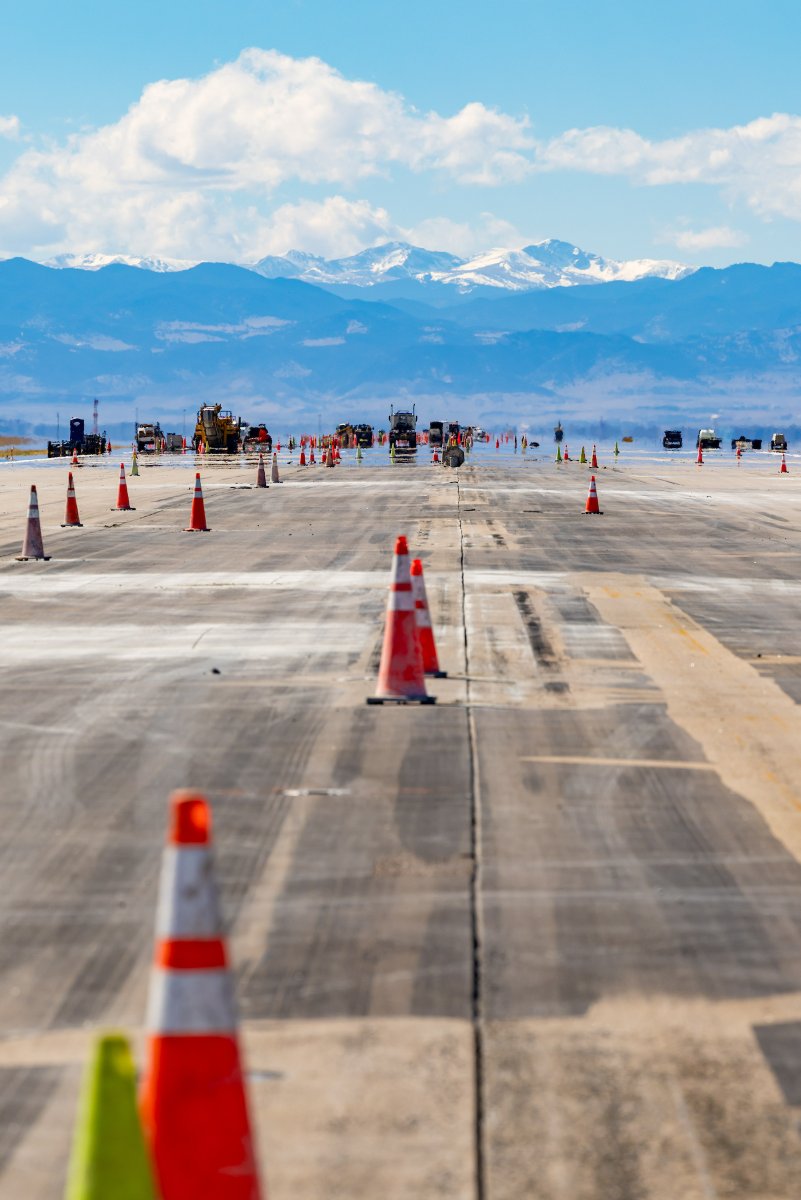 DENAirport's tweet photo. Cleared for construction.✈️🛠️ Maintenance is underway on Runway 7/25! 

It includes:
🚧 Full-depth 17" concrete panel replacement.
💡 Lighting upgrades.
🦺 Safety area grading.

It will be back in action this summer. https://t.co/n341FgGj86