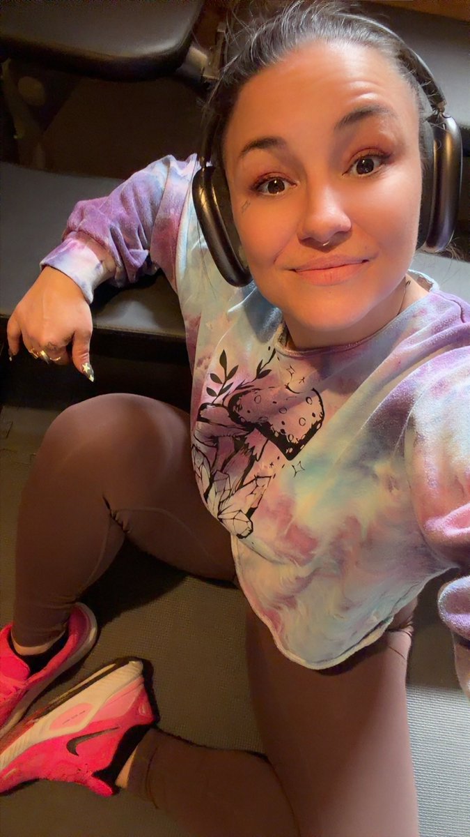 SneakerPeach's tweet photo. ✨perfection✨ 🤣😁 let’s goooooo 💪 https://t.co/7uDLJFmDsQ