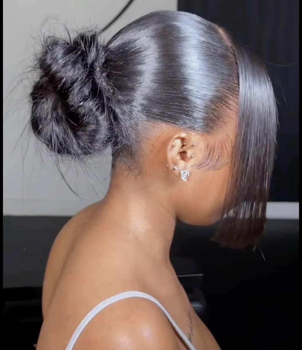 anita_amadu's tweet photo. Some frontal ponytails do look good, allow people to do what they want🙏🏽 https://t.co/2QGpkWdgPU