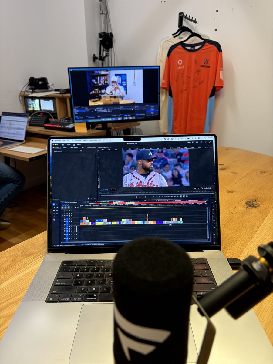 Jomboy_'s tweet image. Jorge Soler brawl breakdown being recorded now