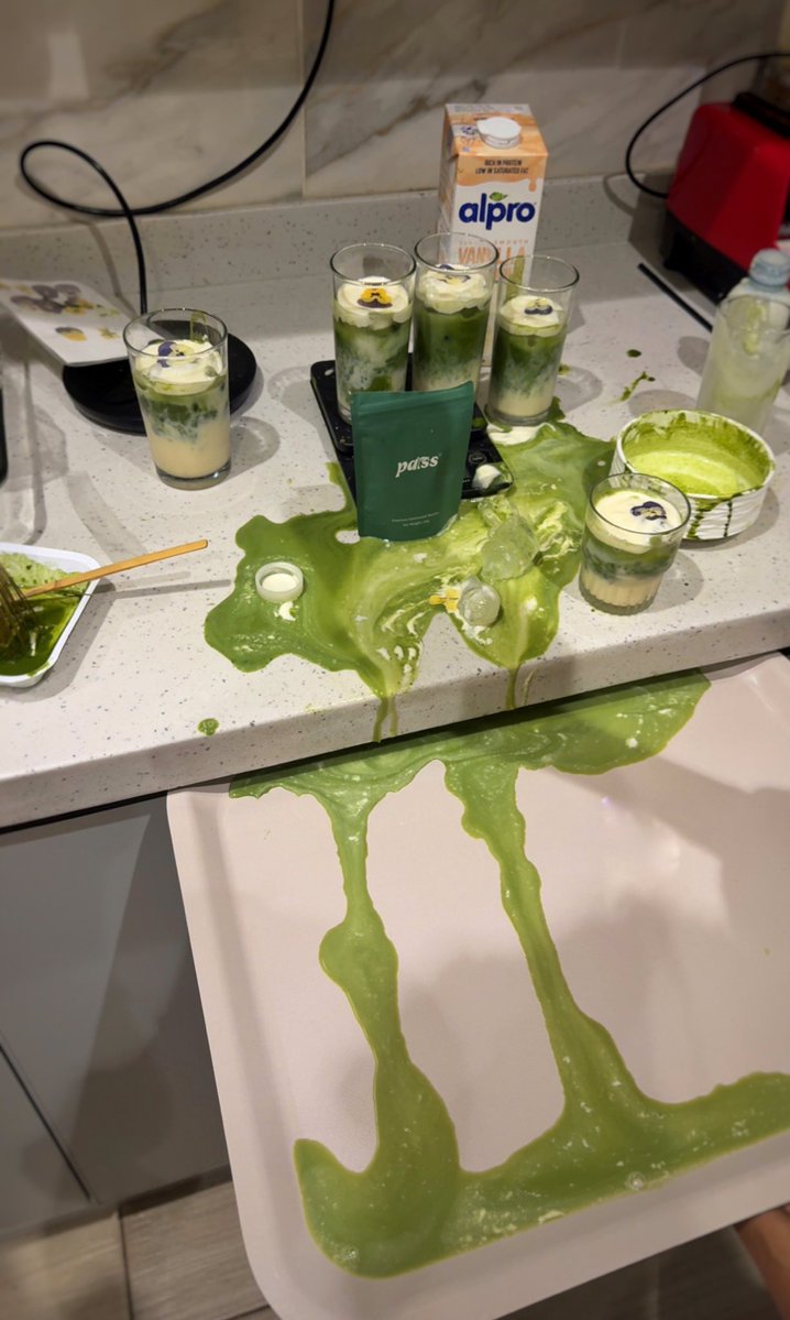 انسانه tweet media