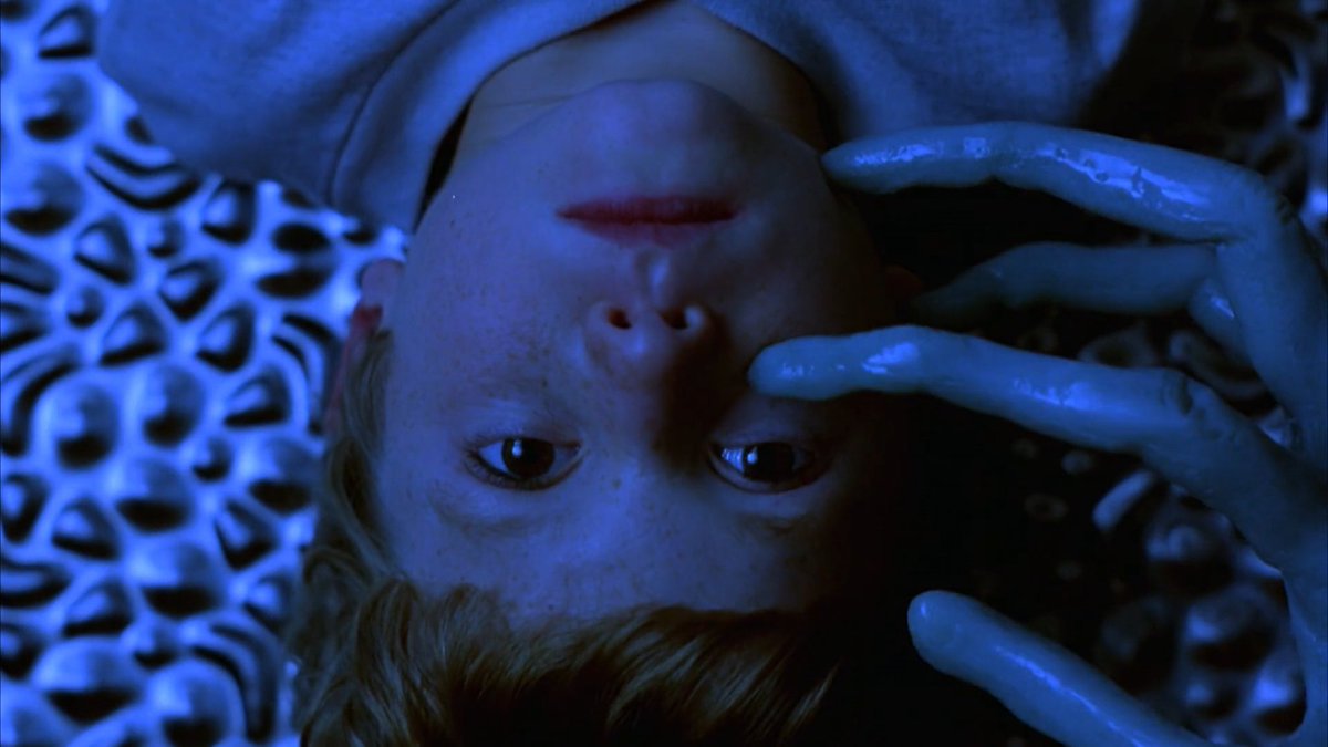 IC11O1's tweet photo. laura palmer (twin peaks: fwwm, 1992) created bob to cope w/ being sexually abused by her father. similarly, brian lackey (mysterious skin, 2004) reconstructed his childhood memory of being sexually assaulted by his baseball coach as being abducted &amp; experimented on by an alien https://t.co/qZvlVD5PwO