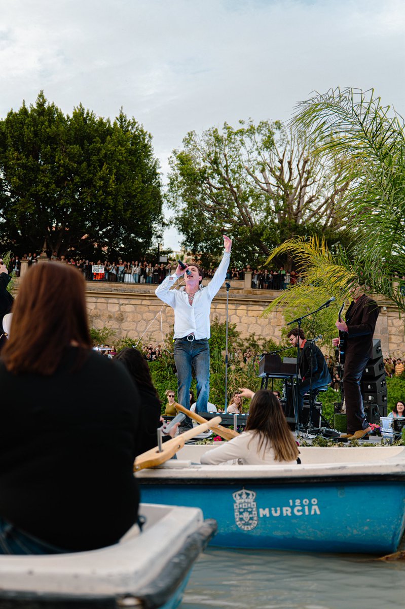 DiegoAviles_'s tweet photo. 𝑾𝒂𝒍𝒍𝒔 hace historia con el primer concierto sobre el río Segura

‘Primavera Río’ llega como la principal novedad de nuestras Fiestas de Primavera congregando a miles de personas 🙌🏻 https://t.co/FqW7VXjvv6