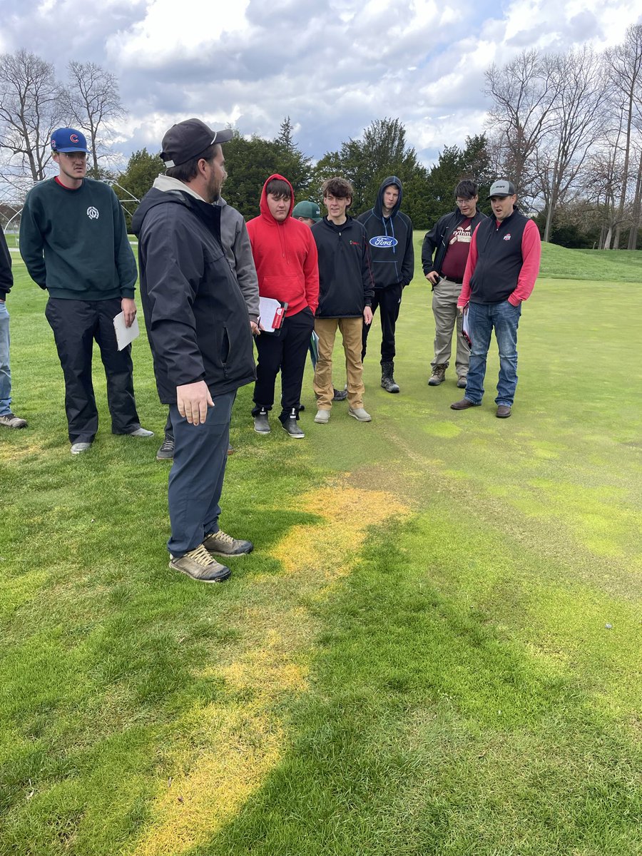 OSU_ATI_Turf's tweet photo. It’s been a busy few days for the cultural programs class! Over application of PGRs and sprayer calibration https://t.co/GAlqAkaiaO