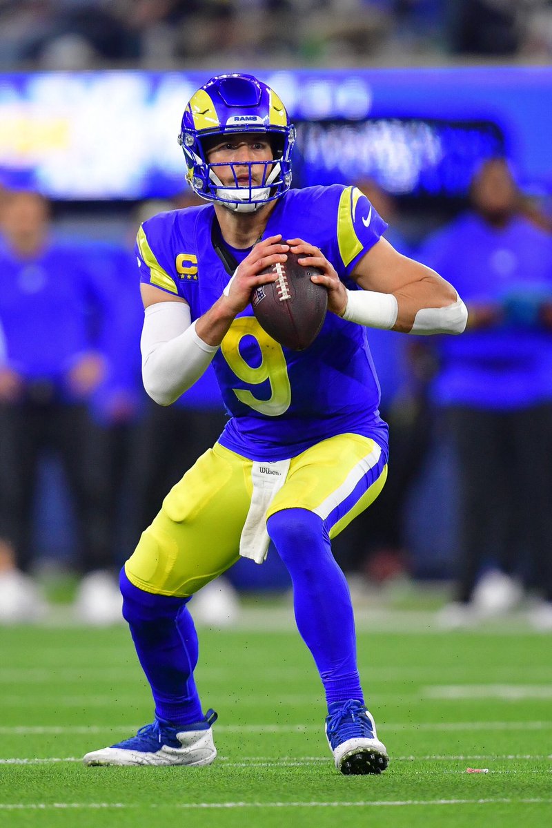 eddie 💙💛 tweet media