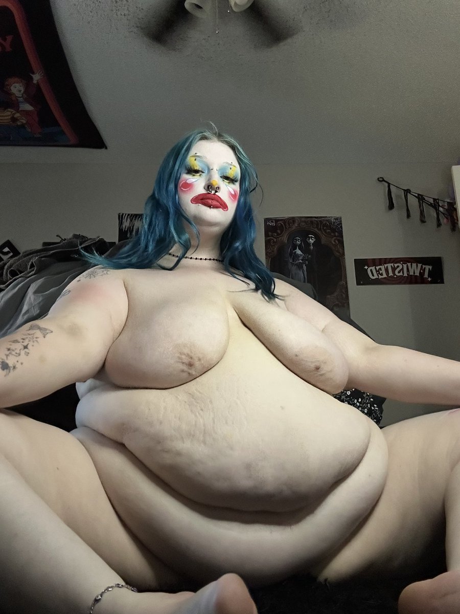 thottieronniee's tweet photo. FAT clown alert 🚨 🤭 https://t.co/tBwZfz1qRK