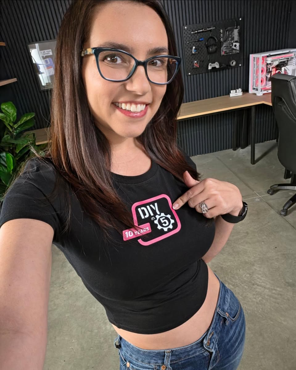 thatgrltrish's tweet image. Celebrating 10 YEARS of #DIYin5 with @kingstontech  #howto #youtubeseries #10yearanniversary