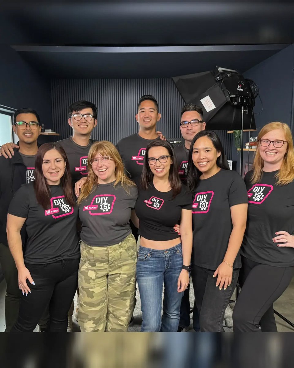 thatgrltrish's tweet image. Celebrating 10 YEARS of #DIYin5 with @kingstontech  #howto #youtubeseries #10yearanniversary