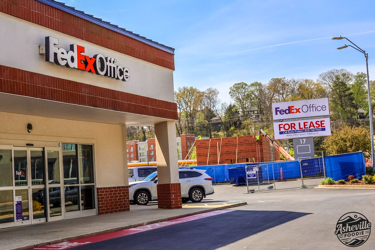 GSocialMedia's tweet image. It’s happening… Wendy’s is coming BACK to Biltmore Village 👀🍔

About 18 months after the storm, we’re finally seeing movement again—and honestly, it’s good to see. They’re building it back up, just perched a little higher this time.

Another corner of Asheville getting cleaned