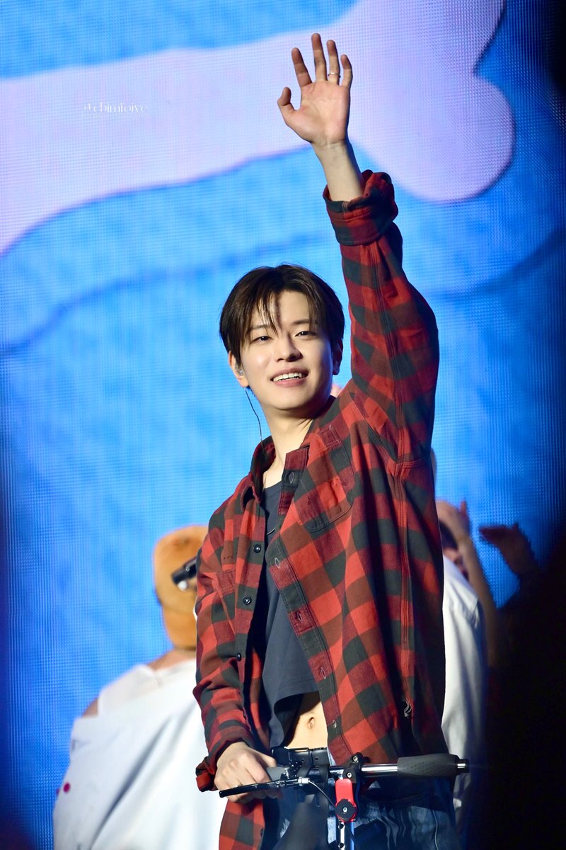 cbimfoive's tweet photo. 260405 𝗦𝗧𝗔𝗬 𝗶𝗻 𝗢𝘂𝗿 𝗟𝗶𝘁𝘁𝗹𝗲 𝗛𝗼𝘂𝘀𝗲 D4

GUYS— Seungmin’s precious belly and belly button ahshsgjacshsbjajjsjsn 

Im dead💀

 #승민 #Seungmin #スンミン
 #스트레이키즈 #StrayKids https://t.co/RUZiUxjFFu