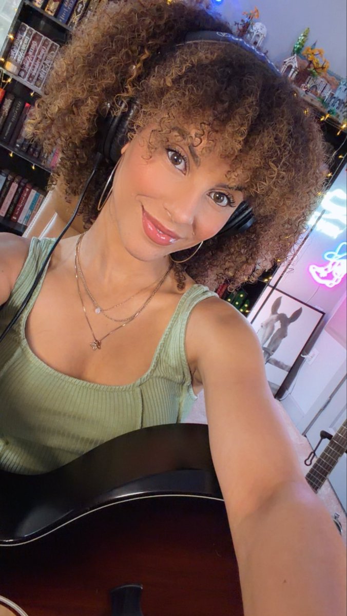 LaurenFreeMusic's tweet photo. all originals stream today!! last one till next week 😭
https://t.co/4Hm4ZCud5P
https://t.co/tgtbZxIsQe
https://t.co/39eyIgWM4z https://t.co/6vucLoreoB