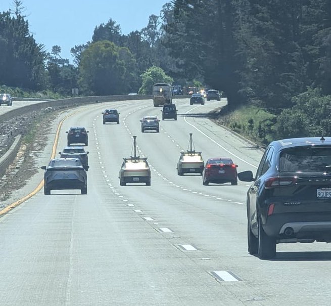 The Tesla Newswire tweet media