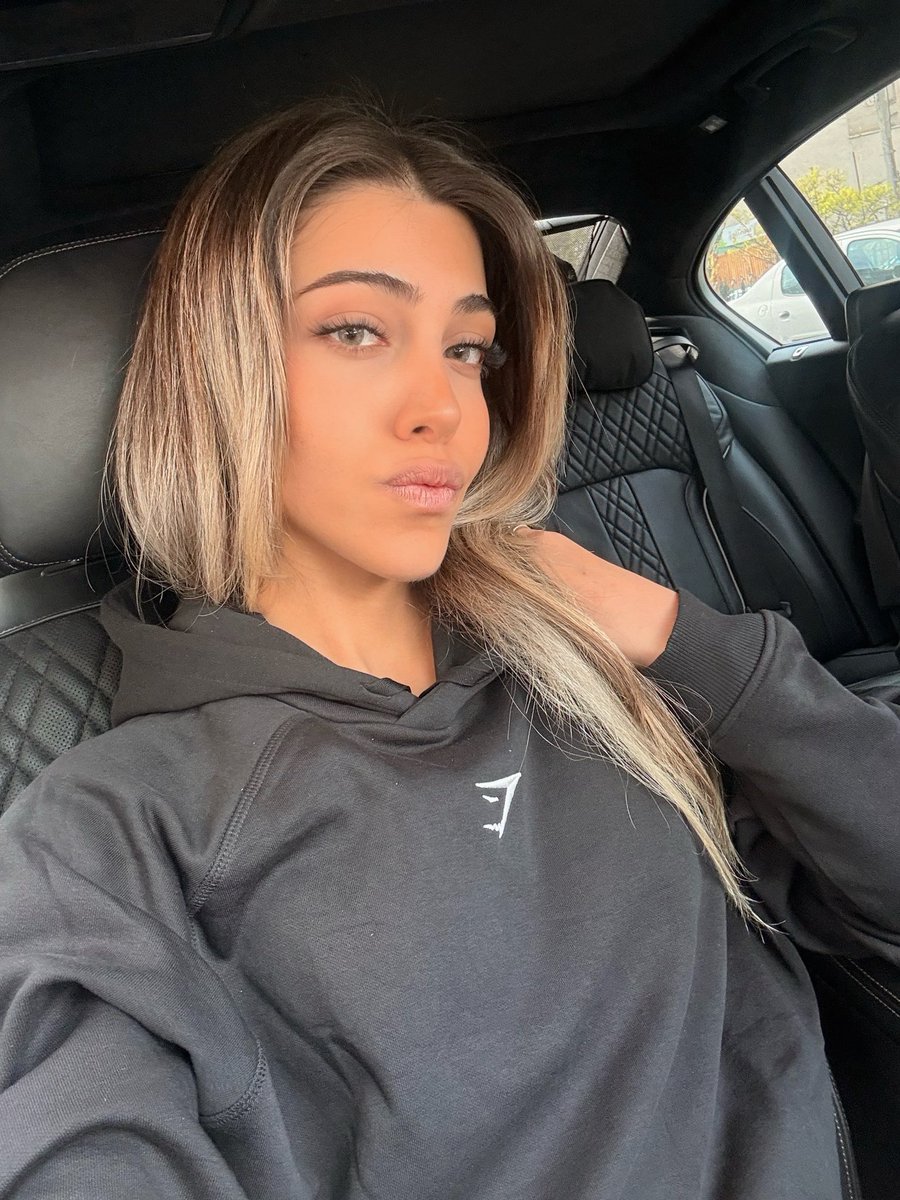 آیدا tweet media