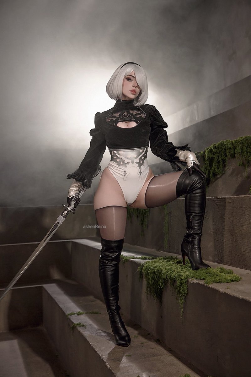 ashen_Reina's tweet image. 2B: Your salvation. Your destruction. Your only need ♥️

#2bcosplay #NierAutomataCosplay