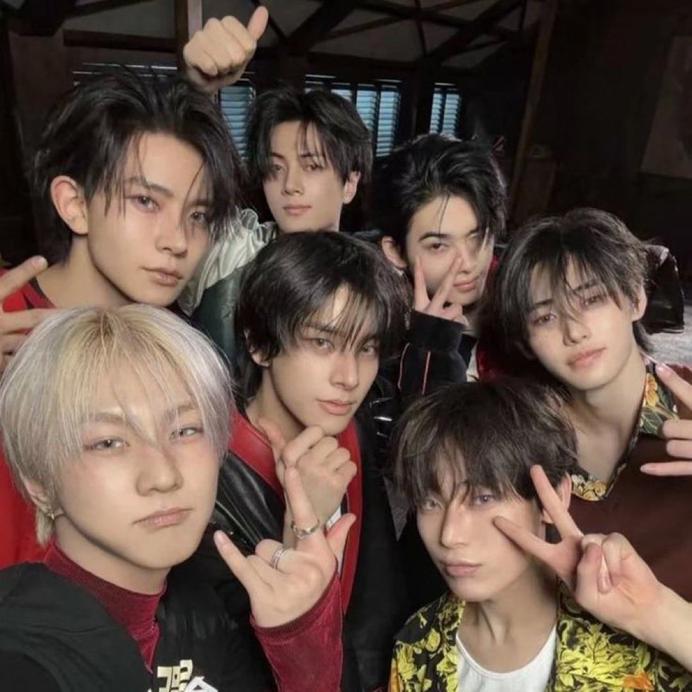 yumablossom's tweet photo. ‼️HEEDÁGIO‼️

comentem as cores, frutas e músicas favoritas de vocês + as tags!
(coloquem gif/foto/video pra evitar spam) 

WE DO NOT ACCEPT HEESEUNG OUTSIDE OF ENHYPEN. 

#ENGENES_ARE_NOT_STUPIDS
#HEESEUNG_BACK_TO_ENHYPEN_NOW
#BELIFT_WE_DEMAND_ANSWERS https://t.co/cmfeCn2oDl
