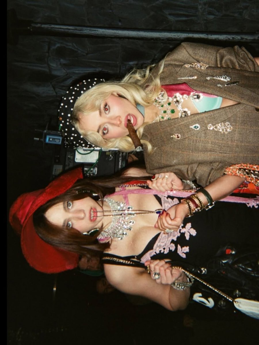 Team Sabrina 🐾 tweet media