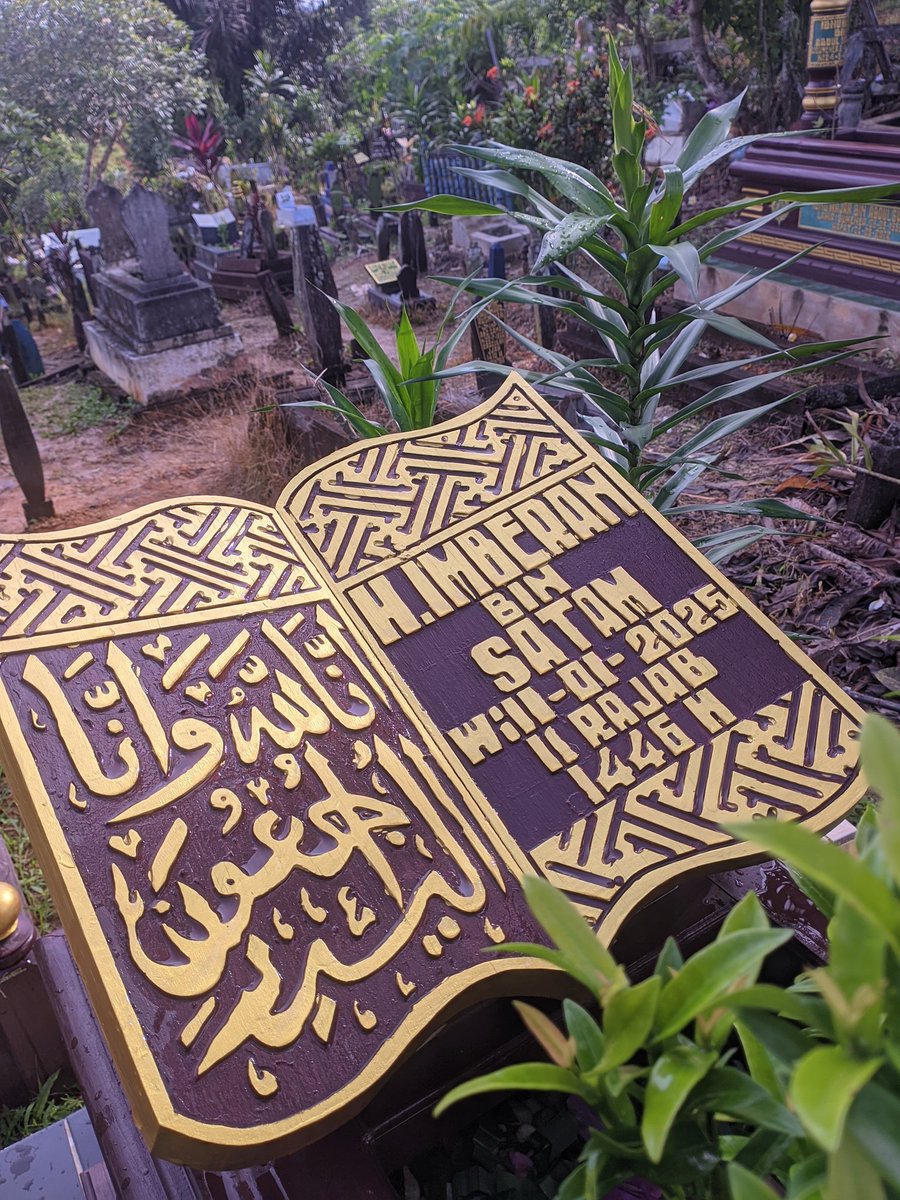 Syaifani10's tweet photo. Only he can understand my situation, only he is always there for me, I miss grandpa, I love grandpa. ALFATIHAH 
HAJI IMBERAN BIN SATAM https://t.co/0HALyeqqlK
