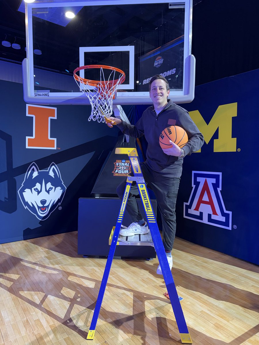 DSSpallone's tweet photo. To bringing the rivalry from the court to our space, as we hosted CJ Cox from Purdue and Lamar Wilkerson from Indiana for a cashier rivalry segment to see who could sell the most basketballs, with a community giveback component tied to this piece. https://t.co/WNyuT41tSk