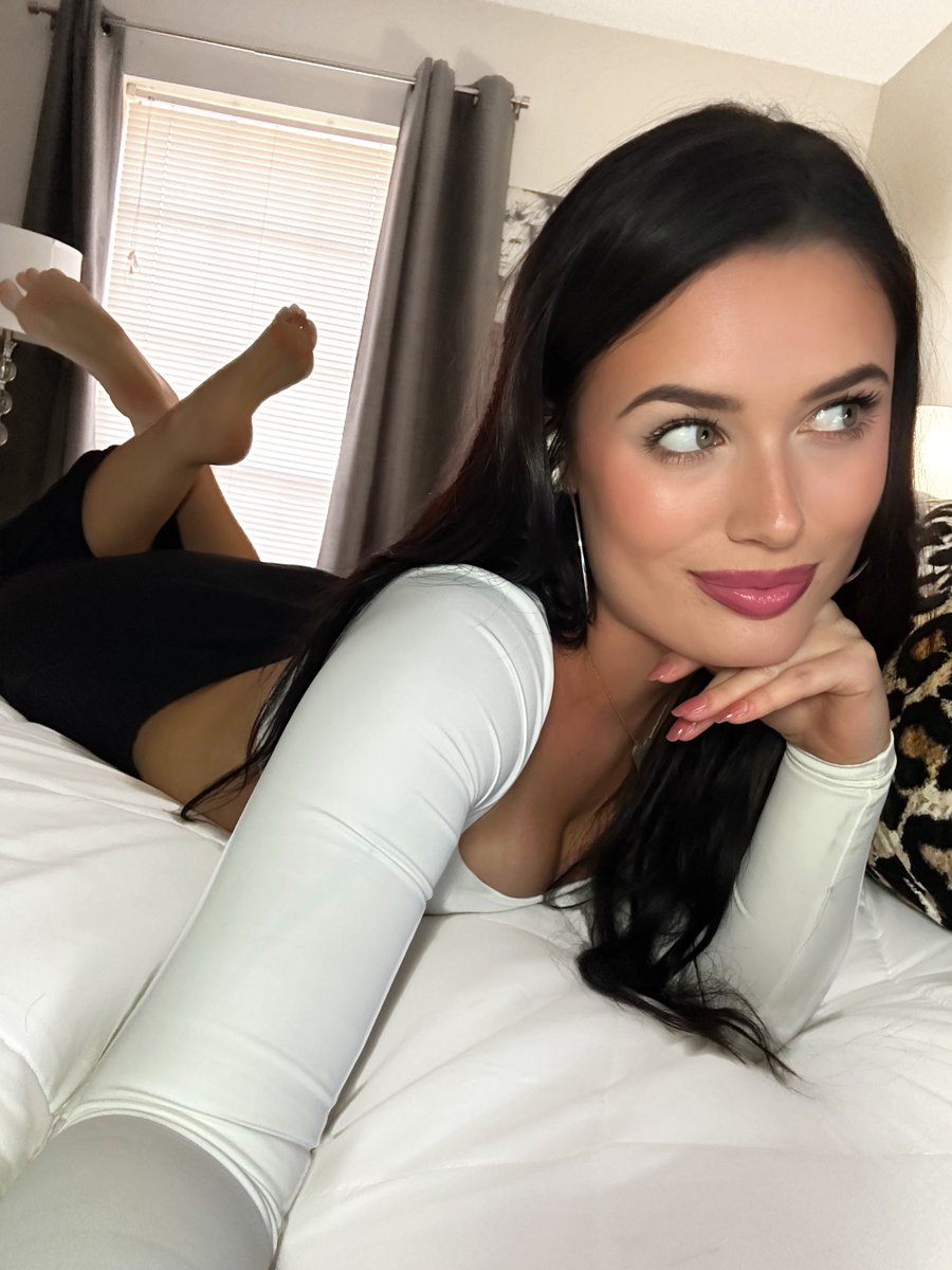 Goddess Bria tweet media