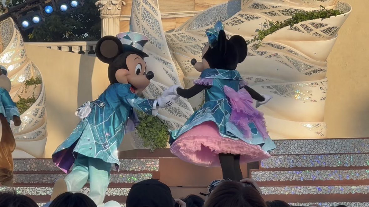 ma15disney's tweet photo. 完全再現されてて泣いた😭😭😭 https://t.co/hOrdfXmLHi
