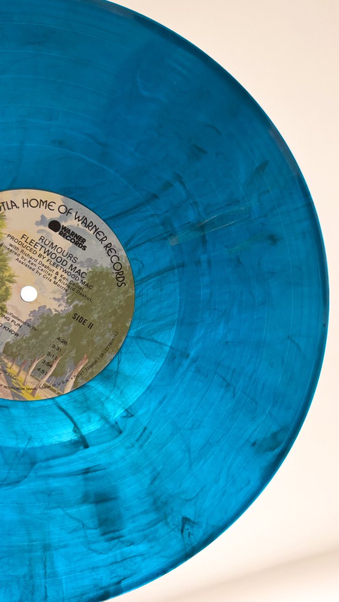 divinesivy's tweet photo. new arrival! 🩵

fleetwood mac - rumours (urban outfitters exclusive silver and teal vinyl) https://t.co/G6Owfbxtfo