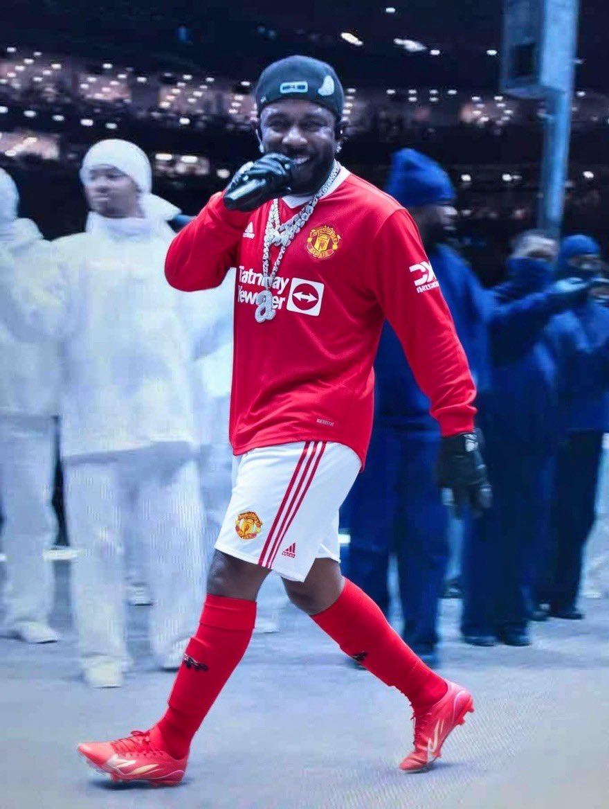 Barcelona is lost
Liverpool is lost

All the hate watchers in the building, like and retweet. This overfeeding is too much 😂