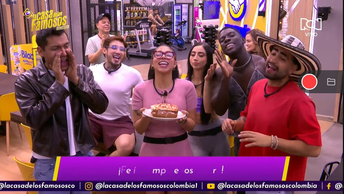 SoyGiaGill tweet media