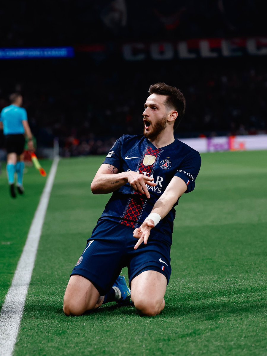 Media Parisien tweet media