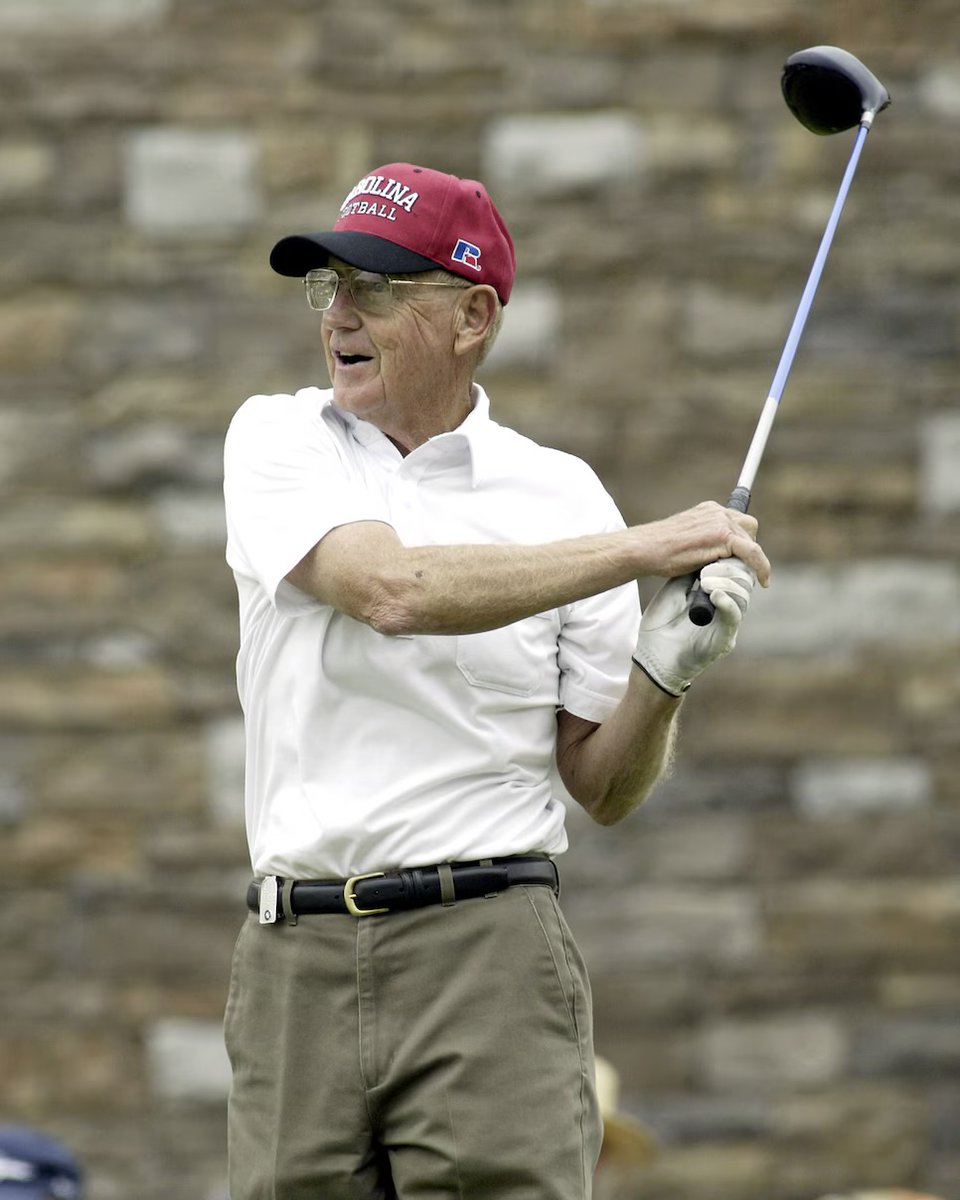 “At Lake Nona one day I had the yips something terrible, &amp; I tossed my putter in the lake. Somebody fished it out &amp; decided to donate it to a charity auction. They asked me to sign it, &amp; I wrote, Great putter. Does not float. Coach Lou Holtz. Fetched a good price, too.”-Coach
⛳️