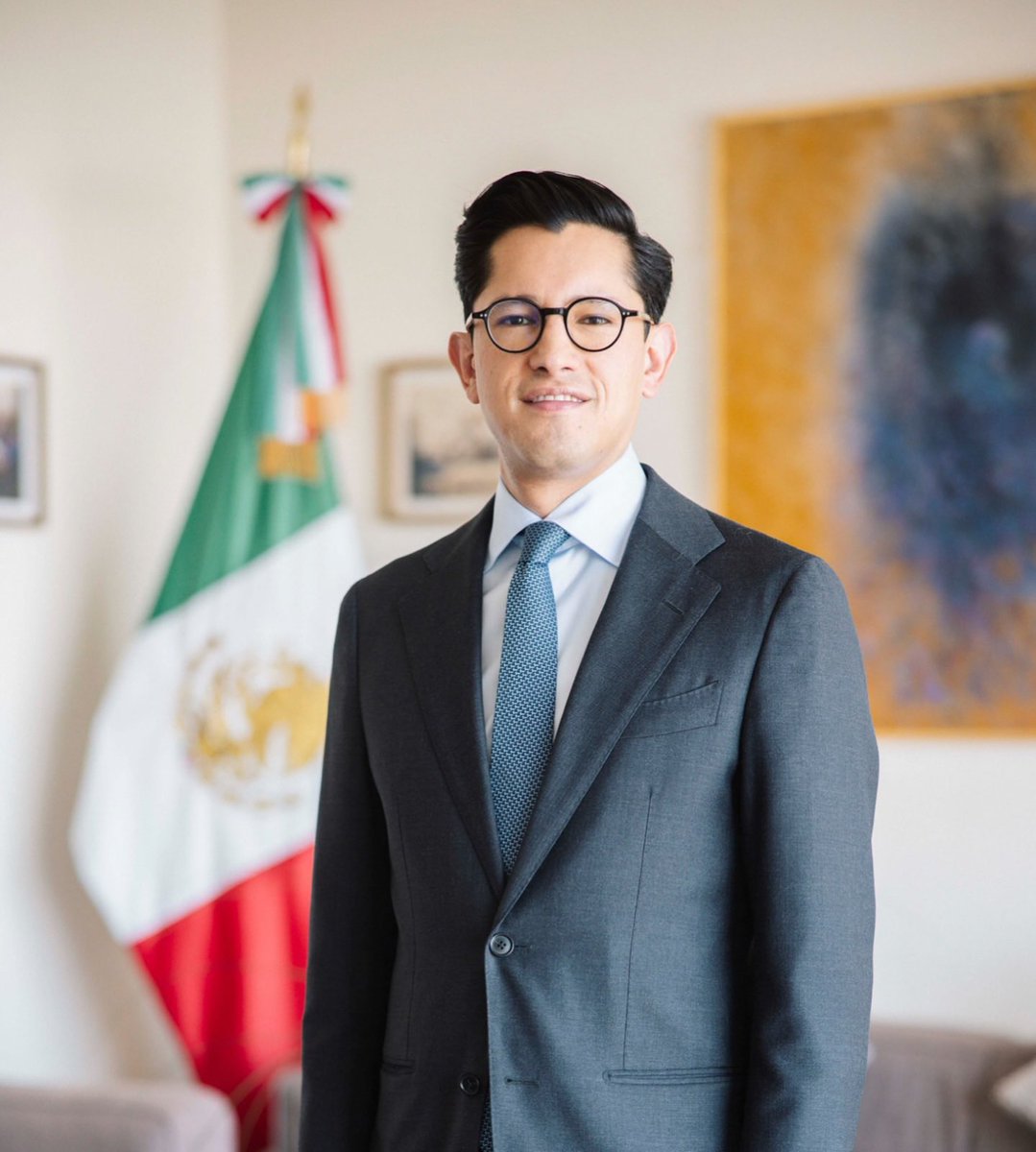 maunh's tweet photo. Felicidades Canciller @r_velascoa https://t.co/XAUsJKiqXO