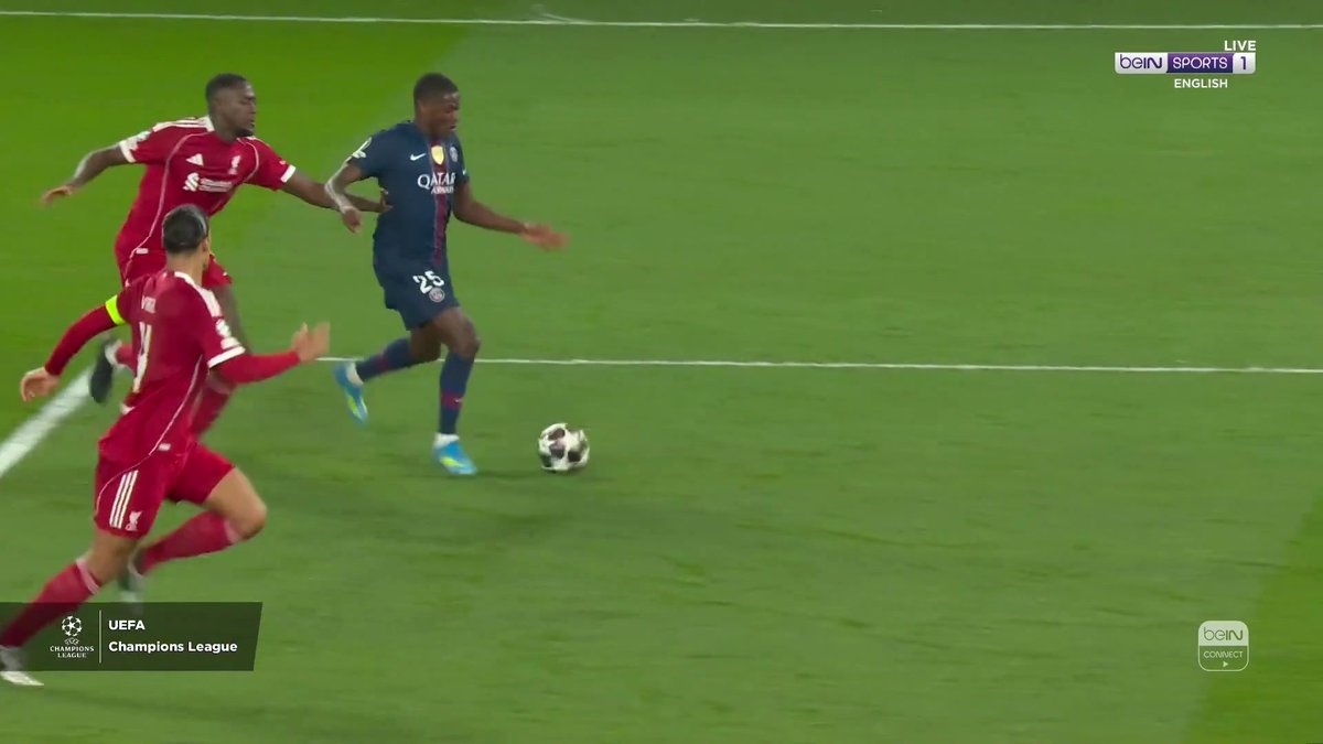 beINSPORTS_EN's tweet photo. 🧐 Should PSG have been awarded a penalty in stoppage-time...?

#beINTERACT #PSGLIV https://t.co/6eXzd43rsW
