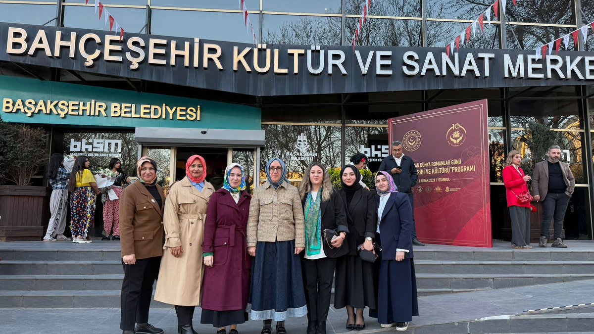 Dünya Romanlar Günü vesilesiyle, Aile ve Sosyal Hizmetler Bakanımız Sayın <a href="/MahinurOzdemir/">Mahinur Özdemir Göktaş</a>’in teşrifleriyle; neşeleri, samimiyetleri ve hayat sevinçleriyle gönüllerimizi ısıtan Roman vatandaşlarımız ve Roman STK temsilcilerimizle bir araya geldik.

Muhabbetleriyle, güçlü dayanışma