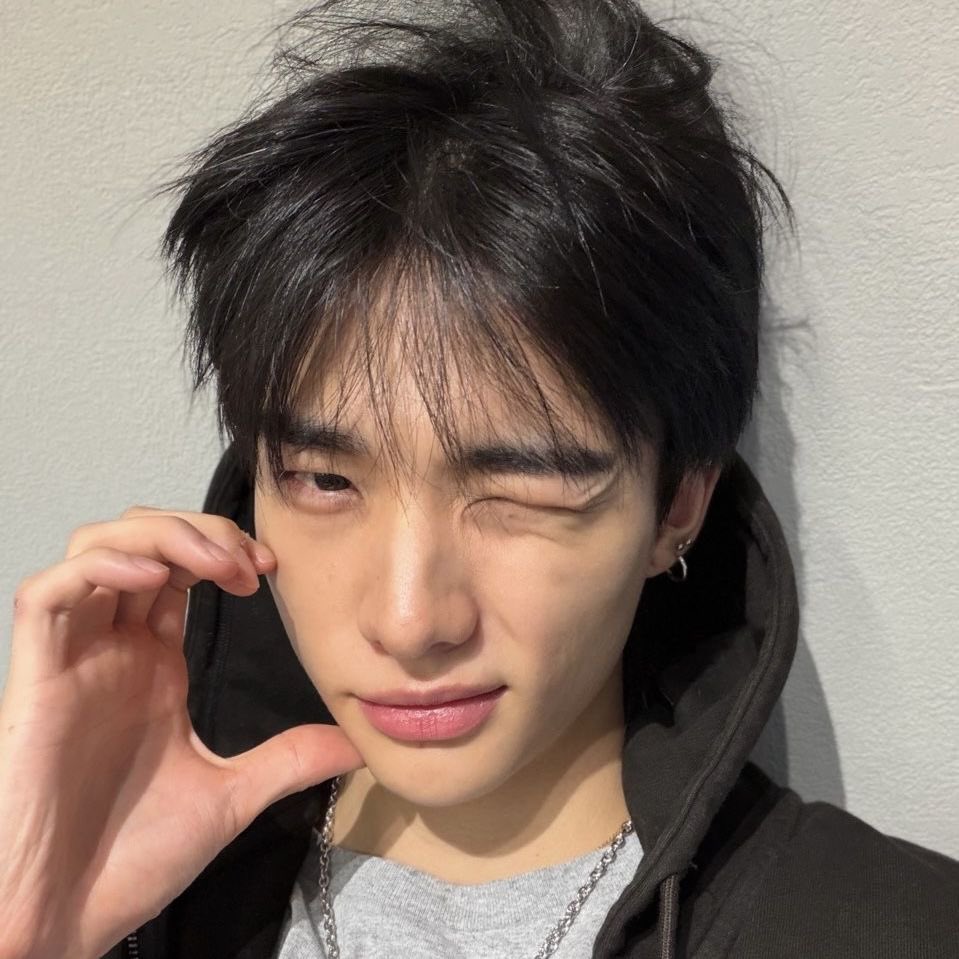 clary 𝜗𝜚 tweet media