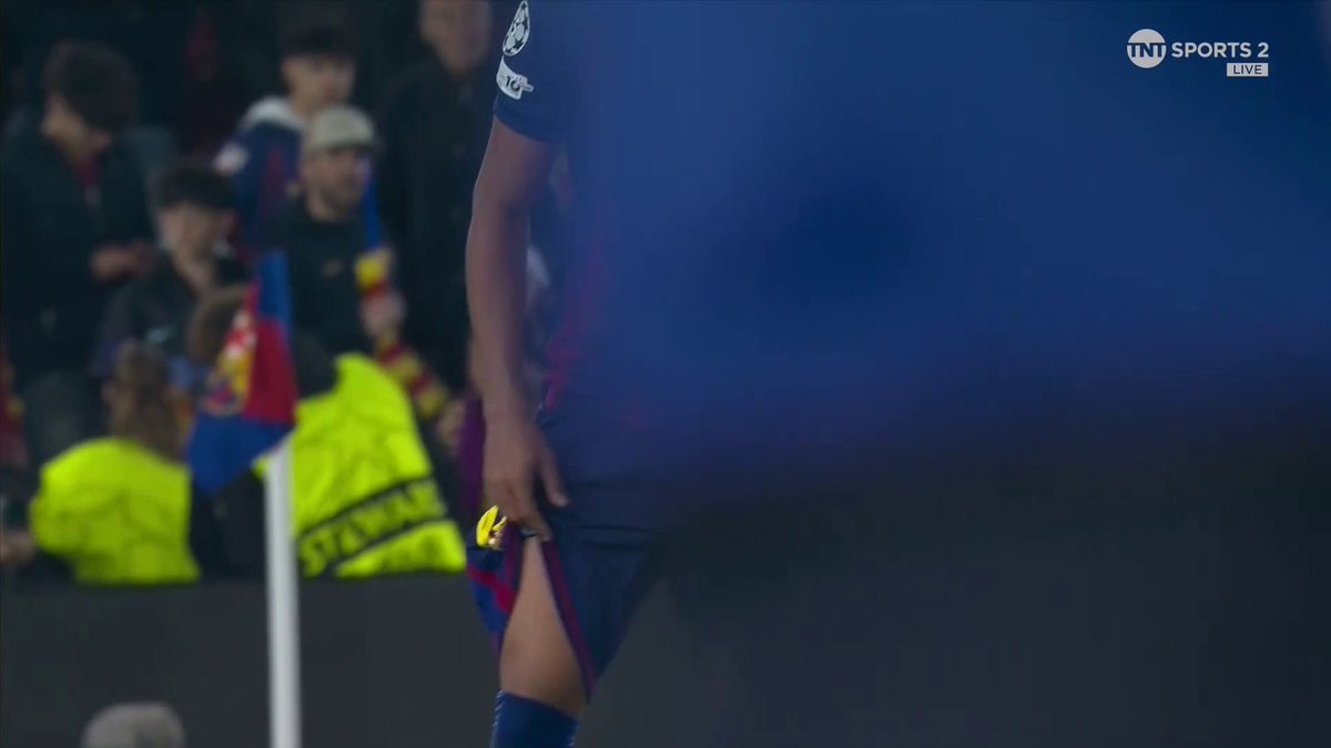 ركض دييغو سيميوني مباشرةً إلى النفق بعد صافرة النهاية عقب فوز فريقه على برشلونة الليلة الماضية.. وكان هذا أول فوز له على برشلونة في ملعب كامب نو بعد 19 محاولة 