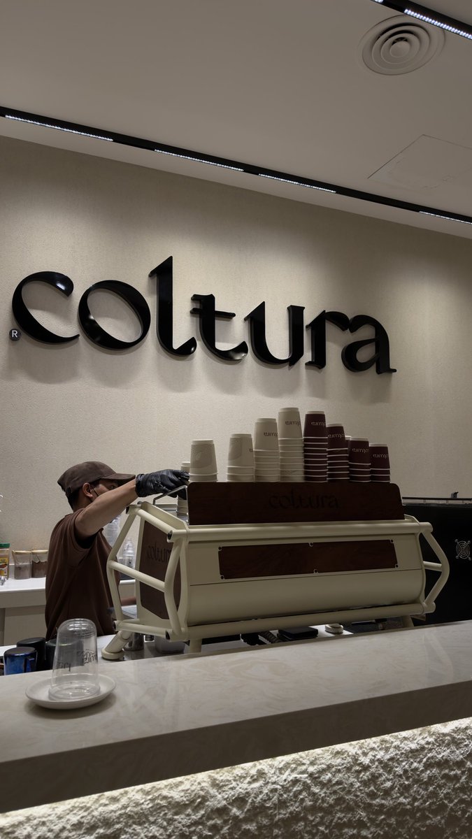 عبدالإله . tweet media