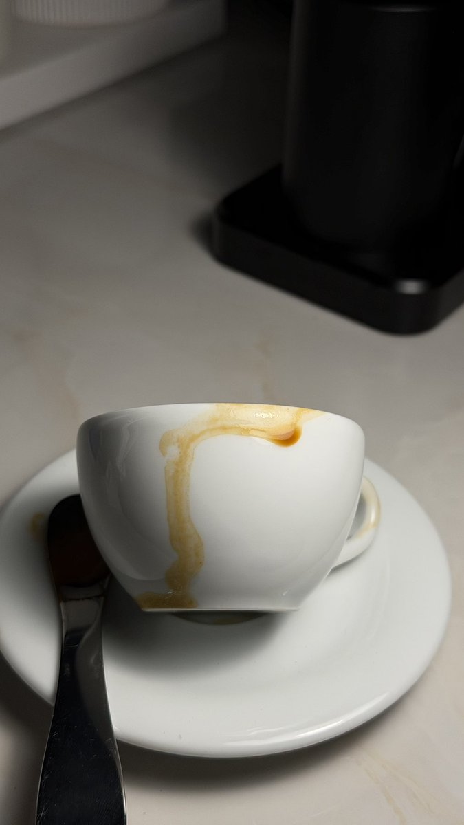 صقُر tweet media