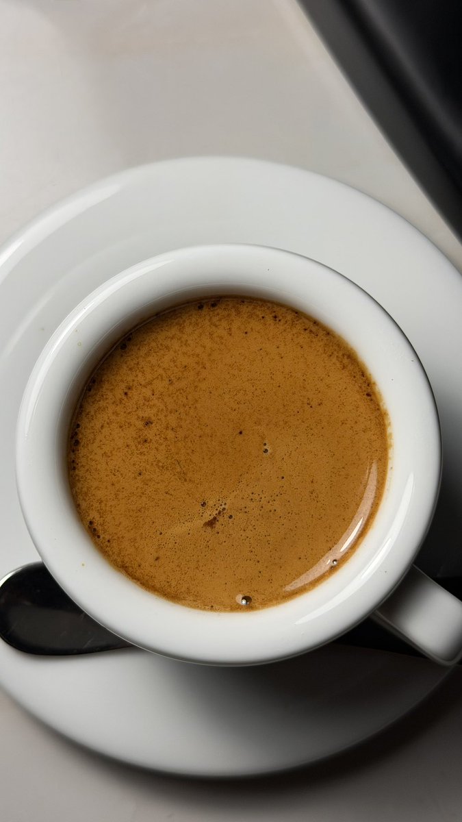 صقُر tweet media