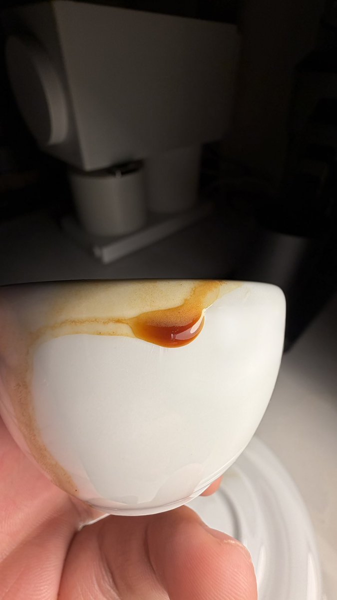 صقُر tweet media